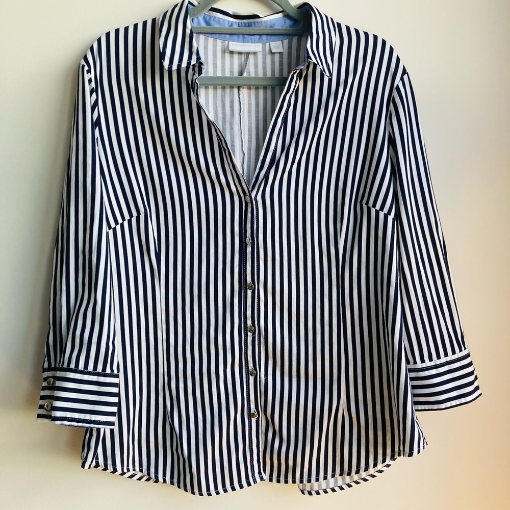 New York & Company. Blue Stripes V Neck Button Down. Size XL Woman.